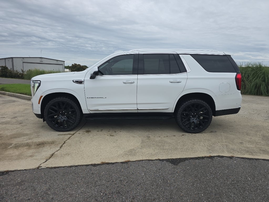 2025 GMC Yukon — side profile view