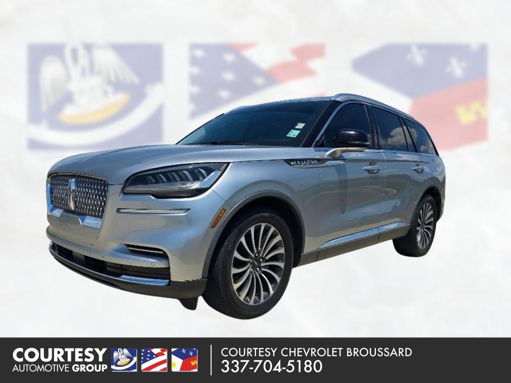 2023 Lincoln Aviator Reserve in Silver — front three-quarter view